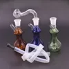 Nyaste Mini Glass Oil Rig Bong 10mm Kvinna Tjock Pyrex Bägare Travel Glas Vatten Bongs DAB Riggar för rökning med silikon halm