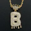 26 Waterdruppel Engelse initiële kroon ketting bling sieraden se kubieke zirconia 18k gouden letter diamant hanger hiphop kettingen voor 8008581