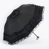 czarne parasole koronki