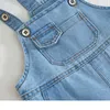 Baby Boy Solid Denim Bambino Jean Pantaloni con bretelle Tuta infantile Abbigliamento per bambini Salopette per bambini Autunno Ragazze Abiti Jeans 210417