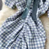 Fransk stil Kvinnors Klänning Vintage Plaid Print Bow-Tied V-Neck Puff Short Sleeve Hög midja Mini Chic Summer ES 210603