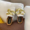 Chinelos design de marca ouro corrente verão mulheres chinelo fechado dedo do pé deslizamento em mulas sapatos redondo baixo saltos casuais slides flip flop flop