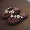 Scarpe estive per bambini Sandali genitore-figlio Ragazze Principessa Dolce perla morbida con perline con pantofole da esterno sh256 210712