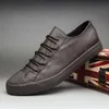 Scarpe casual da uomo Calzature maschili Scarpe da ginnastica firmate Uomo in pelle bassa tutto nero