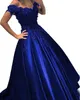 2021 Kraliyet Mavi Balo Elbise Ucuz Balo Elbise Omuz Dantel 3d Çiçekler Boncuklu Korse Saten Akşam resmi elbiseler Yeni