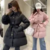 Vinterkvinnor 90% Vit Duck Down Coat Casual Loose Single Breasted Sash Tie Up Outwear Turn-down Collar Jacket 210423