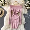 핑크 스웨터 드레스 2021 겨울 슬래시 목이 따뜻한 긴 소매 니트 한국 패션 캐주얼 한 여성 미디 콘 NW131 드레스