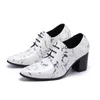 chaussures blanches hommes à talons hauts mariage