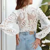 Hollow Out White Lace Crop Top Kvinnor Långärmad Höst Vinter Blus Toppar Casual Embriodery Short 210427