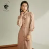 Fansilanenエレガントなピンクニットセータードレス女性ランタンスリーブロングビンテージ秋冬弓包帯オフィス210607