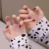 Mode falska naglar för kvinnor 24 tips imitation pärla vattentäta bärbara kort version tjejer falska nagel