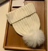 Beyaz Yün Bere Örgü Şapka Ponponlu Kürk Kadın Moda Aksesuarları/Kafatası Kapakları Spor Şapkalar Kış Kayak Kap Şapkalar
