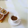 Canecas estilo europeu cerâmica fantasia xícara de café em forma de coração e pires conjunto puro branco vírgula chá criativo utensílios302u