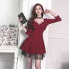 Mode Corée Sexy Robe de soirée Rouge Taille haute Mini avec dentelle Solide Une ligne V Cou Femmes Vêtements Robes 12701 210508