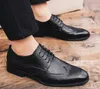 Męskie Formalne Oryginalne Skórzane obuwie Moda Zapato Społeczna Męska Suknia Ślubna Loafer Oxford Splot Drukowanie Sznurowanie Codzienne Buty Brogue Sukienka