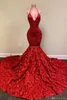 2022 Sexy Vestidos de noche rojos sin espalda Halter Halter Profundo en V Cuello de encaje Appliques Sirena Vestido de graduación Rosa Ruffles Ocasión especial Vestidos de fiesta B0408