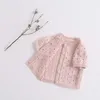 Spädbarns sommar varumärke babyflickor cardigan toddler tröja ihålig ut bälte mode söt stickad jacka 210521