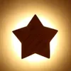 Hartisan Star Trä Vägglampa TV Bakgrund Vägg Dekorativ LED Lighting Bulb Sconces Nordic Natural Wood Barn Room Light 210724