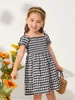 Robe à corsage froncé avec imprimé vichy et volants pour toute-petite fille SHE