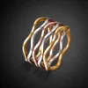 Lokaerの繊細なジュエリー多色波形の多層チタンの鋼鉄婚約の結婚式のリングは女性のためのウェディングリングのためのウェディングリング117055 x0715