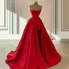 Sexy einfache rote rückenfreie Meerjungfrau-Abschlussballkleider, trägerlos, appliziert, bodenlang, ärmellos, formelles Kleid, Party-Abendkleider mit langer Schleppe