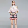 Fashion Runway Summer 2 Piece Set Women Off Shoulder Ruffles Floral Print Shirt Toppar + Hög Waist Wide Leg Shorts 210506