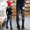 Cute Gwiazda Dżinsy Dżinsy Wiosna Maluch Dziewczyny Denim Spodnie Czerwone Spodnie Lip Bawełniane Kombinezony Dla Dużego Skinny Ołówek 3-16T 210622