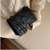HBP 리벳 체인 브랜드 PU 가죽 크로스 바디 가방 여성 2021 간단한 패션 숄더 백 레이디 럭셔리 작은 핸드백