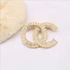 Femmes Vintage Designer Marque Double Lettre Broche Perle Strass Cristal Broches En Métal Costume Laple Pin Mode Bijoux Accessoires Cadeaux 145style en gros