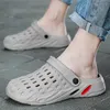 Zapatillas de hombre Verano Estilo coreano Ropa de moda al aire libre Personalidad Zapatos de playa con agujeros de doble uso