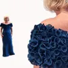 Off-the-shoulder Lange Donkerblauwe Moeder van de Bruid Jurken 2021 Plus Size 3D Bloemen Kralen Moeder van De Bruidegom Jurk Formele Gown264n