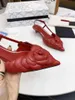 Zapatillas 2021 Moda Verano Remache de cuero genuino Super High Toe Toe Mujer Botas de Lujo Zapatos de Lujo Diseñadores