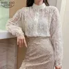 Frühling Koreanische Spitze Bluse Mode Frauen Langarm Nähte Stehkragen Perle Taste Hemd Tops Weibliche Frauen Hemd 210527