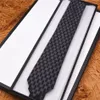 Męski krawat projekt moda Odzież na szyję w stylu marki haft luksusowy projektant biznes Krawaty na szyję z pudełkiem