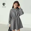 Fansilanen Hooded Casual Short Sweatshirt Klänning Kvinnor Streetwear Bandage Vitnage Höst Vinter Grå Söt Bomull Sexig 210607