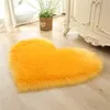 Tappeto nel soggiorno Tappeti di grandi dimensioni Peluche a forma di cuore antiscivolo Camera da letto Tappeto moderno Tappetino peloso Decorazione della camera dei bambini 211204