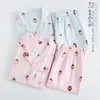 Färsk 100% Gaze Bomull Pyjamas Set Kvinnor Vår Sommar Japanska Kawaii Jordgubbar Homewear Casual Långärmad Kvinnor Sleepwear 210831