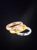 結婚式のリングの到着の見事な3mmの幅女性の婚約多面的なデザイン銀/金/ローズゴールド、無料、カスタマイズされた