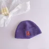 M384 Ny Höst Vinter Kids Knitted Hat Candy Färg Skull Cap Boys Girls Letter Warm Beanie Barnhattar