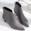 Botas de salto de couro genuíno feminino de couro apontado com zíper de zíper do tornozelo elegante e elegante Sapatos de botas curtas confortáveis