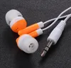 200pcs DHL Dispipable Earphone 3.5mm التكلفة منخفضة التكلفة مرة واحدة استخدم سماعة رأس هدية الترويج لمكتبة متحف المسرح ، فندق ، هدايا المستشفيات 12 لونًا E06