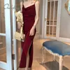 Ordifree 2021 летние старинные женщины сатинские скольжения платье спагетти ремешок боковой щелк черный бордовый шелковое сексуальное длинное вечеринка платье Y0603