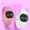 WristWatches Mulheres Assista Luxo Moda Casual Waterproof Digital Relógios Digitais Silicone Strap Senhoras Senhoras Elegante Pulso para o presente 2021