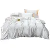 Europeisk stil 60 silke fyra-bitars uppsättning Mulberry Quilt Cover Silk Bed Sheet Pillowcase Ice Spread Ding 210615