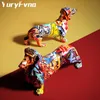 YuryFvna Nordic Painting Graffiti Tekkel Sculptuur Beeldje Art Elephant Statue Creatieve Hars Crafts Woondecoratie 201210