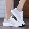 Nyaste Ankomst Sommar Enkel Daglig Solid Färg Kvinnor Running Skor Andningsbara Mesh Sport Kvinnor Casual Trainers Sneakers Outdoor Jogging Walking