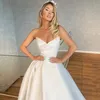 Hoge zijde Split Een lijn Trouwjurk Bruidsjurken Sweetheart Hals Sweep Train Satin Dubai Bride Jurken Plus Size