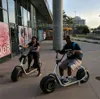 Büyük açılı Gidon Çıkarılabilir Pil 1500W Motorlu Elektrikli Scooter Unisex Motosikletler İçin Uygun