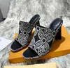 2021 Klasyka Kobiety Sandały Moda Plaża Grube Dolne Kapcie Alfabet Lady Sandals Leather High Heel Slajdy Buty SH008