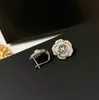 CH Jewelry Set Top Quality Luxury Diamond Pendant Halsband örhängen Ring för Woman Classic Style Wholer Brand Design 18K Gold8593932